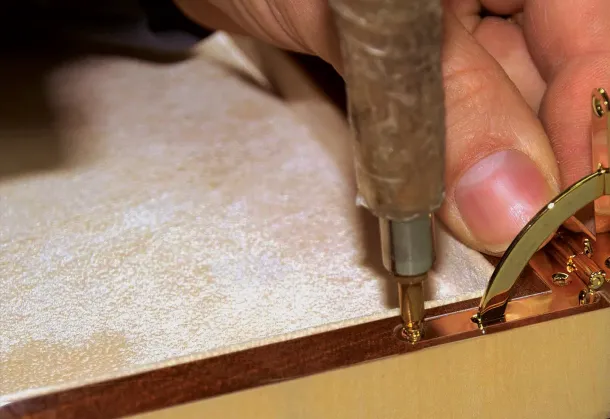 Hinges of jewellery cases