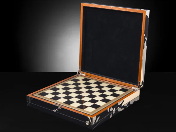 Columbus chess box w chessboard